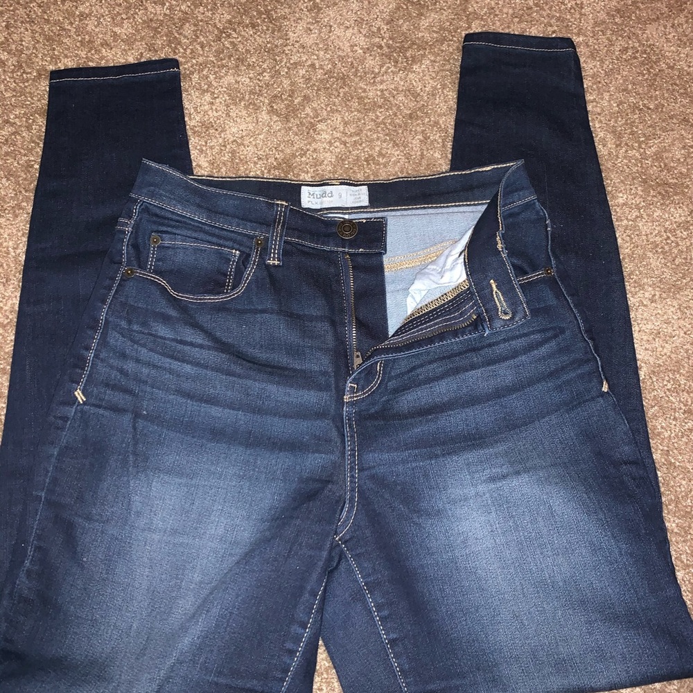 Mudd FLX stretch jeans. *No rips*